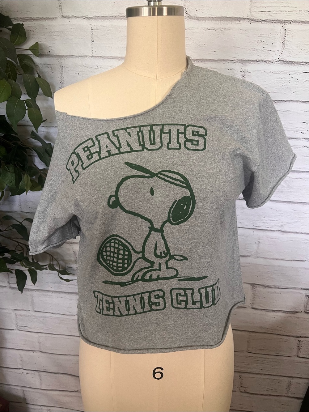 Upcycled Roll Hem Peanuts Graphic Snoopy Tennis Club Crop Tee - Gray & Green